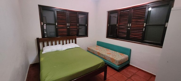 Sobrado espaçoso no Itaguá bem localizado