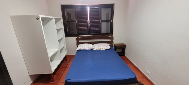 Sobrado espaçoso no Itaguá bem localizado