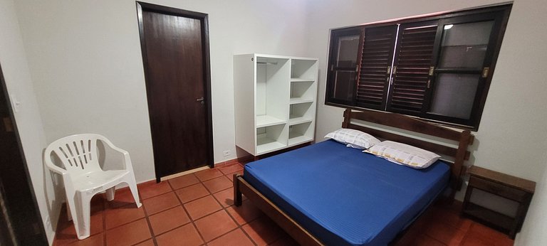 Sobrado espaçoso no Itaguá bem localizado