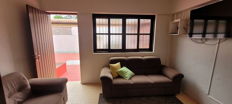 Sobrado espaçoso no Itaguá bem localizado