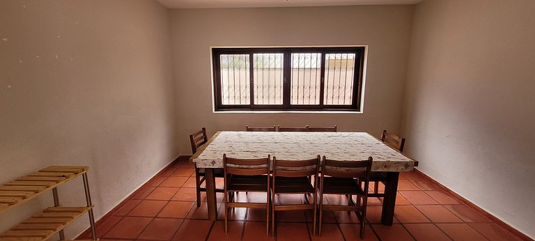Sobrado espaçoso no Itaguá bem localizado