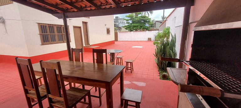Sobrado espaçoso no Itaguá bem localizado