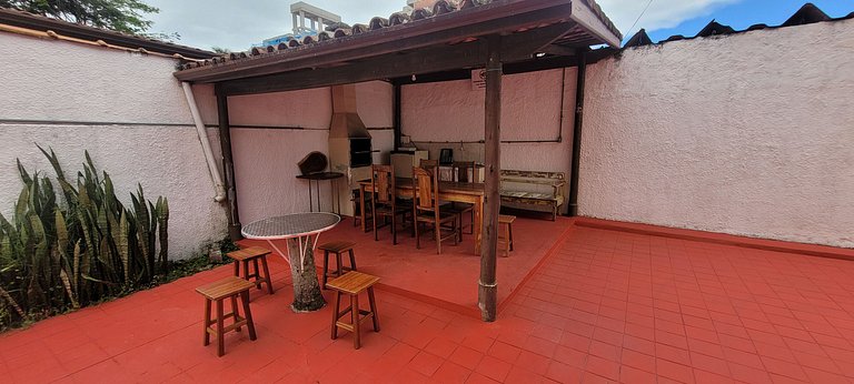 Sobrado espaçoso no Itaguá bem localizado