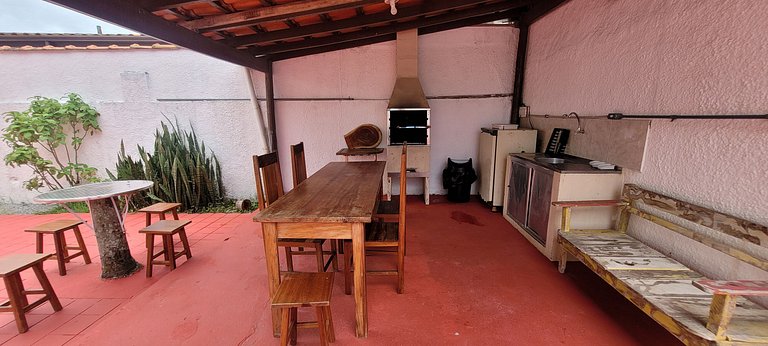 Sobrado espaçoso no Itaguá bem localizado