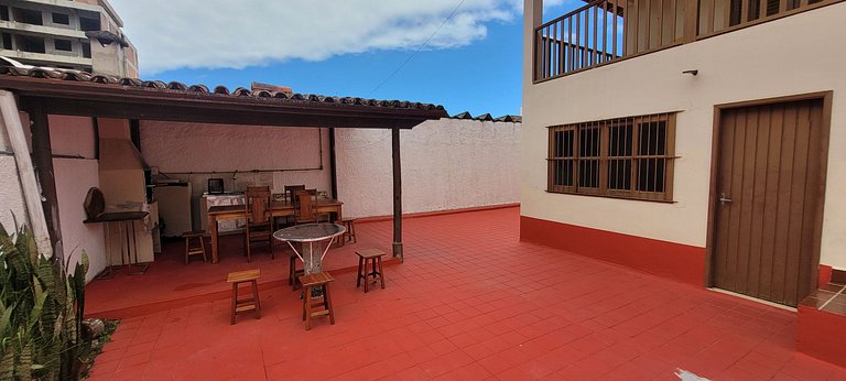 Sobrado espaçoso no Itaguá bem localizado